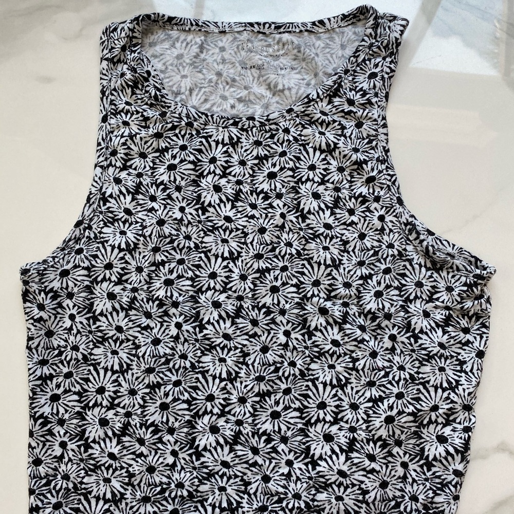 Daisy crop  top